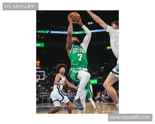 凯尔特人36分大胜灰熊,杰伦·布朗高效三节打卡,后场双枪联手轰44分 凯尔特人36分大胜灰熊,杰伦·布朗高效三节打卡,后场双枪联手轰44分